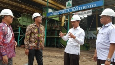 PTPN XI & Pertamina Salurkan Modal Kerja Petani Tebu Rp110 Miliar