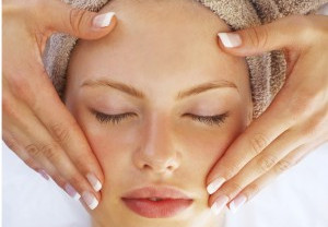 5 Langkah Mudah Melakukan Facial di Rumah