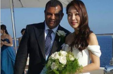 Bos AirAsia Diam-Diam Nikahi Perempuan Muda Korea. Betulkah?