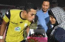 Kiper Choirul Huda Meninggal Usai Bela Persela. Dada Kiri Cidera Tertabrak Pemain Lain