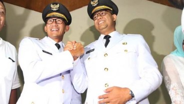 Hanya Ada Satu Karangan Bunga di Rumah Sandiaga Uno