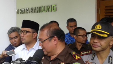 Kejari Serahkan Uang Rp10 Miliar ke Pemkot Bandung dari Hasil Korupsi Bansos