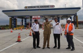 TRANSAKSI NONTUNAI :  Transaksi E-Toll  Ditargetkan Beres Akhir Oktober