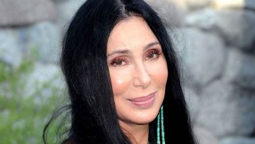 Cher Bintangi Film Musikal "Mamma Mia!"