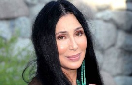 Cher Bintangi Film Musikal "Mamma Mia!"