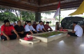 4 Kepala Daerah Ziarah ke Makam Bung Karno