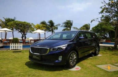 KIA GRAND SEDONA : Kencan Singkat dengan Si Bongsor