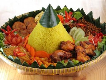 Makna 10 Tumpeng di Syukuran Pelantikan Sri Sultan Hamengku Buwono