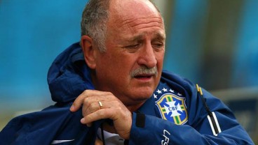 Mantan Pelatih Brasil Scolari Tinggalkan Guangzhou