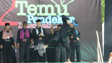Ketika Para Pendekar Silat Geruduk Balai Kota
