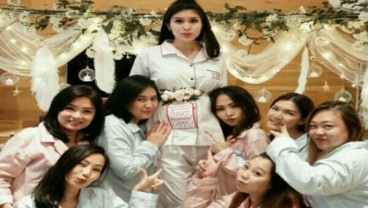 Sandra Dewi Pesta Baby Shower Pakai Piyama