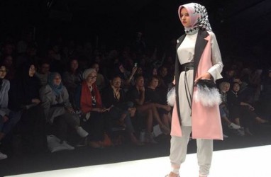 Jakarta Fashion Week 2018 : Zaskia Sungkar Luncurkan Koleksi Terbaru 