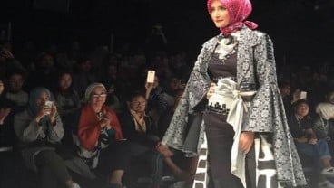 Jakarta Fashion Week 2018 : Dian Pelangi Luncurkan Arsiran