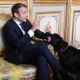 Anjing Presiden Macron Tertangkap Kamera Pipis di Istana Elysee   