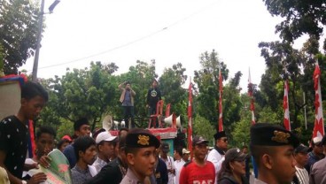 Reklamasi Teluk Jakarta : Anies-Sandi vs Luhut