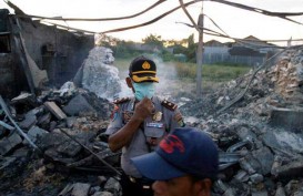Pabrik Kembang Api Meledak: Korban Seperti Kena Bom