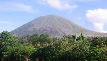 Aktivitas Gunung Lokon di Sulawesi Utara Meningkat 