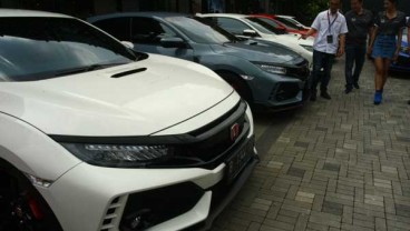 Honda Jakarta Center Serahkan Unit Civic Type R, Resmikan R-Club