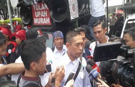 Buruh Tuntut Anies-Sandi Segera Revisi UMP DKI 2018