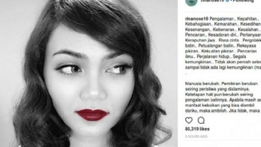 Rina Nose Lepas Jilbab, Begini Komentar Dennis Adhiswara