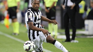 Tak Bisa Tahan Emosi, Karier Patrice Evra Berakhir