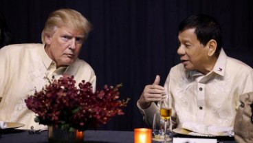 Di Bawah Trump, AS Menjalin Hubungan Erat dengan Duterte  