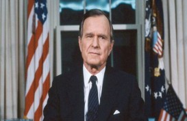 Mantan Presiden George Bush Dituduh Lecehkan Remaja 16 Tahun