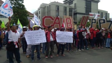 Ribuan Buruh Demo di Kota Semarang Tolak Upah Murah