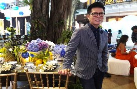 Desainer Sebastian Gunawan  Luncurkan Tableware Blue Moon