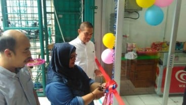 Bisnis Indonesia Buka Minimarket Bisnismart di Tanah Abang