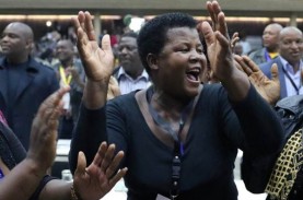 KRISIS POLITIK ZIMBABWE: Munaslub Lengserkan Mugabe.…