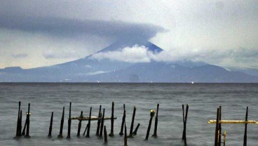 Gunung Agung Erupsi, Bandara Lombok Antisipasi