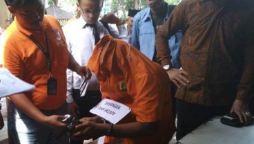Dokter Bunuh Istri Sendiri : Kata Pengacara, Helmi Depresi Sejak 1999