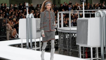 Chanel Tak Tertarik Jual Barang Secara Daring