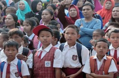 Yayasan Baitussalam Tangsel Salurkan Beasiswa Rp120 juta untuk 279 Siswa