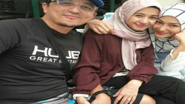 Laudya Cynthia Bella Foto Bertiga Bareng Suami dan Mantan Istri Suaminya