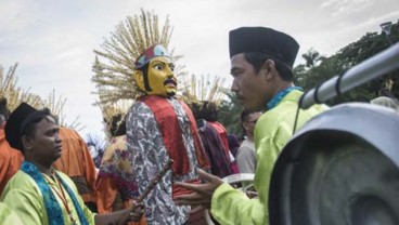 Batalkan Pergub Ahok, Ini Alasan Anies Gelar Kirab Budaya di Monas 