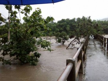 Jembatan di Desa Pundong Kabupaten Bantul Roboh Diterjang Banjir