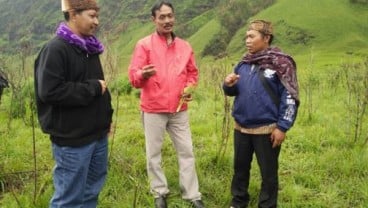 Air Bersih Itu Keluar Dari Bebatuan Di Atas Gunung Gentong Probolinggo