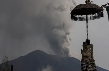 Gunung Agung Erupsi : Ini Skenario Distribusi BBM dan LPG ke Bali