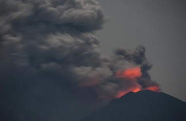 Menpar: Erupsi Gunung Agung Timbulkan Kerugian Rp9 Triliun