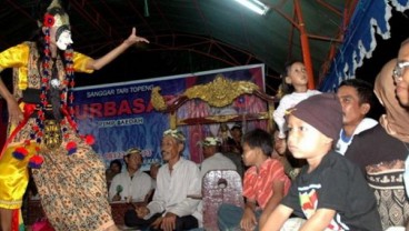 Tari Topeng Losari Cirebon Mampu Pukau Publik di Paris