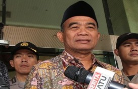 Inilah Aksi Mendikbud Saat Melihat Pelajar Merokok  di Depan Sekolah