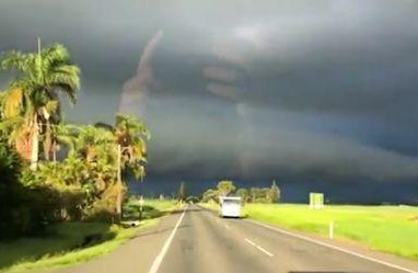 Penampakan 'Tangan Tuhan' Terlihat di Langit Australia, Asli Atau Ilusi Optik?