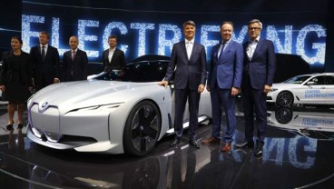 MOBIL LISTRIK : BMW Semakin Agresif