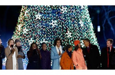 Kaum Elit di London Adu Mewah Pohon Natal