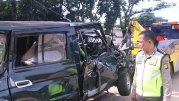 Korban 14 Orang, Begini Penampakan Mobil yang Hancur karena Tabrakan di Tol Cawang