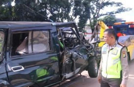 Korban 14 Orang, Begini Penampakan Mobil yang Hancur karena Tabrakan di Tol Cawang