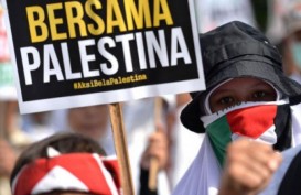 Aksi Bela Palestina di Kedubes AS Jakarta Berlanjut, Lalu Lintas Dialihkan