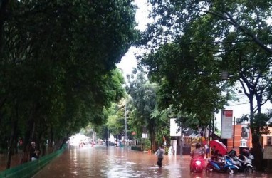 Jakarta Banjir, Sandi Salahkan Anomali Cuaca